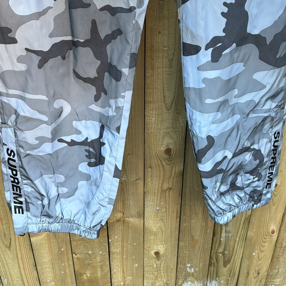 Supreme camo reflective sweatpant - Picture 3 of 10